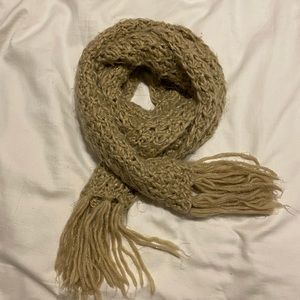 GOLD SPARKLY KNIT SCARF